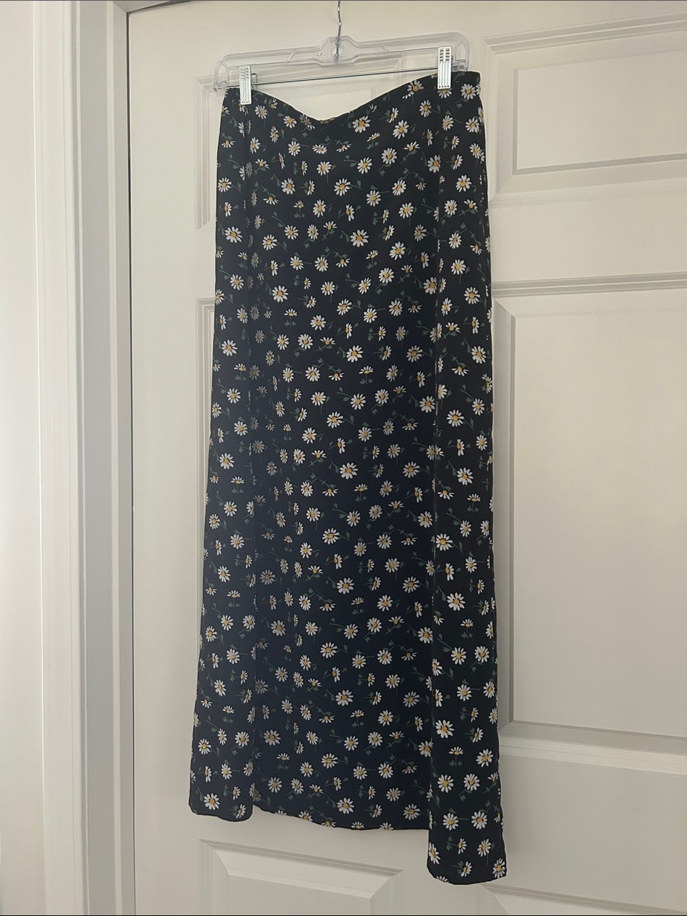 Black Daisy-Print Maxi Skirt - Floral Midi Slip Style